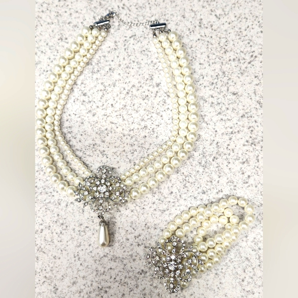 Bridal Pearls Necklace & Bracelet set